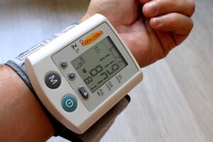 Blood presure device on the arm